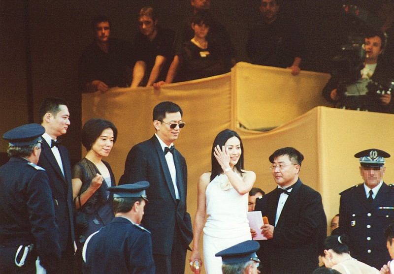 Au centre Tony Leung & Maggie Cheung