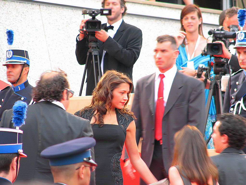 Emma De Caunes