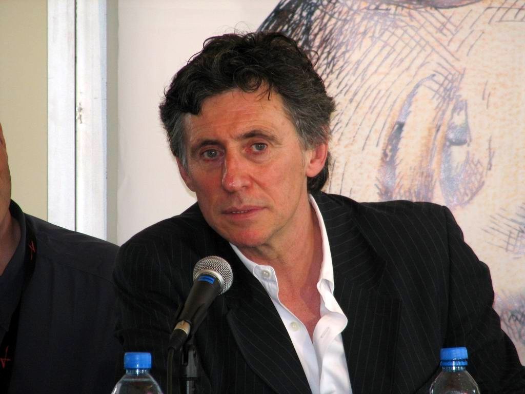 Gabriel Byrne