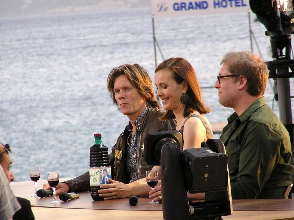 Kevin Bacon, Carole Bouquet & Juan Solanas